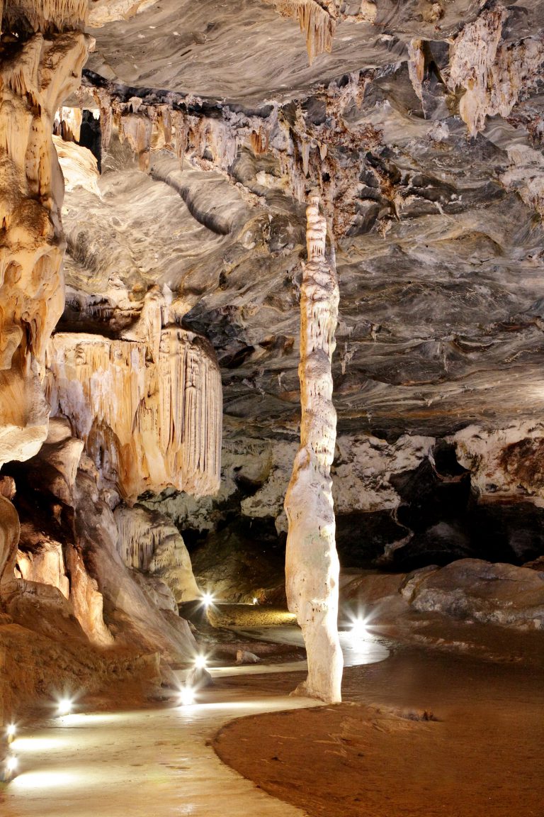 Cango Caves - Museum Explorer SA